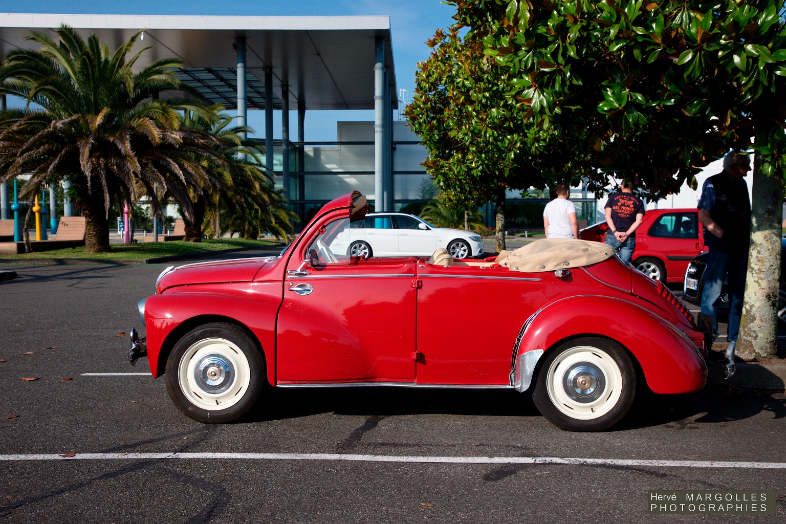Renault 4CV Cabriolet-01.jpg
